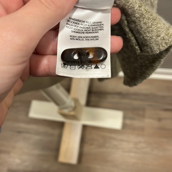 Columbia River Resort Wool Cardigan - Picture 4 of 6